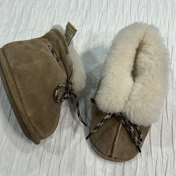 Old Friend Sheepskin & Suede Baby Softsole Infant and Toddler XL boots - Picture 4 of 10